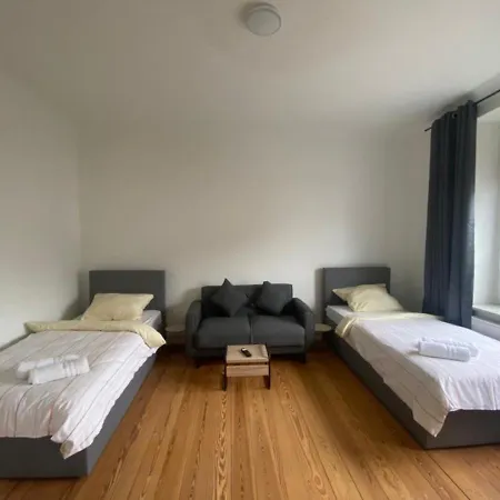 Apartment Hansaring In - Viel Platz Fuer Gruppen Und Monteure Neumuenster