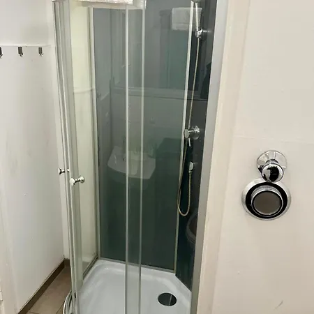 Apartman Hansaring In - Viel Platz Fuer Gruppen Und Monteure