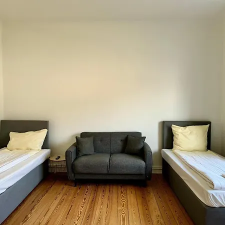 Hansaring In - Viel Platz Fuer Gruppen Und Monteure Apartment *